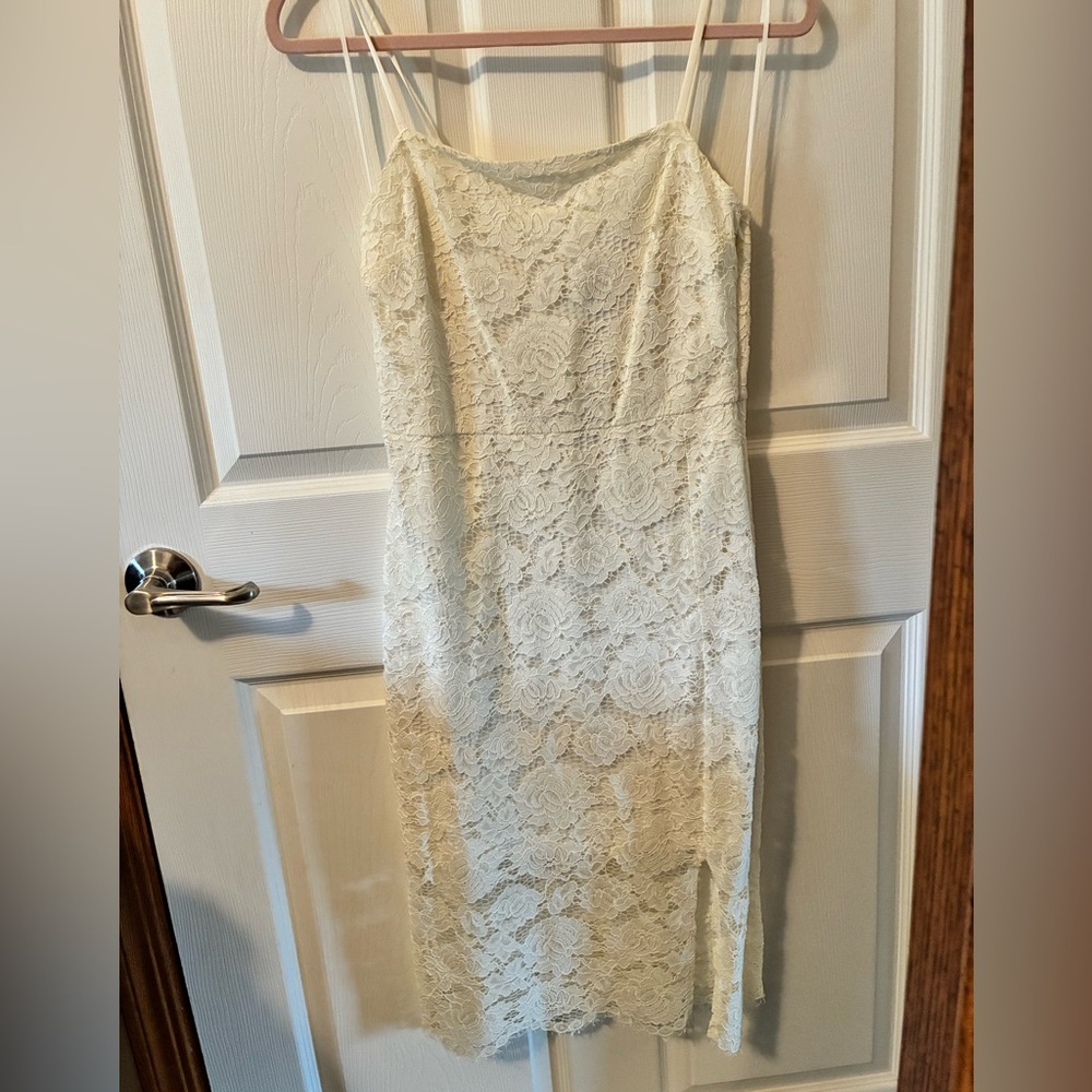 Express Cream Lace Wedding Dress